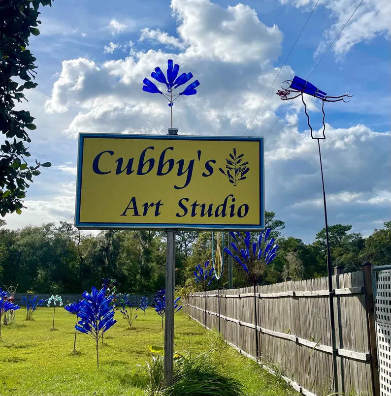The “Don’t Worry, Be Happy” Bottle Tree by Cubby's! - Image 6